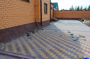 Отмостка все видов, поребрики, плитка/брусчатка Отмостка все видов, поребрики, плитка/брусчатка
